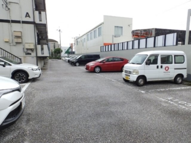 kanada B棟の物件外観写真