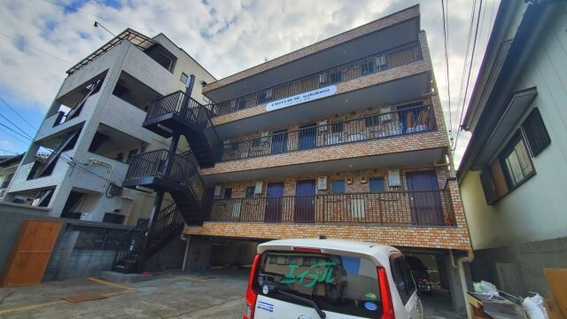 バレーベア若草の物件外観写真