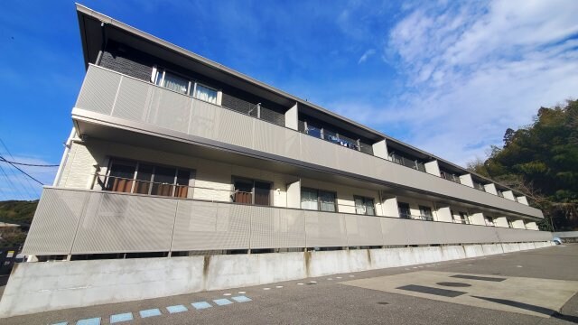 シャーメゾン朝倉 B棟の物件外観写真