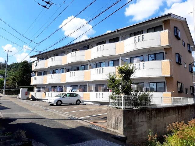 プロムナード万々の物件外観写真