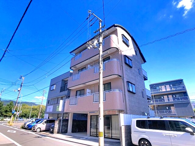 ミレニアム司の物件外観写真