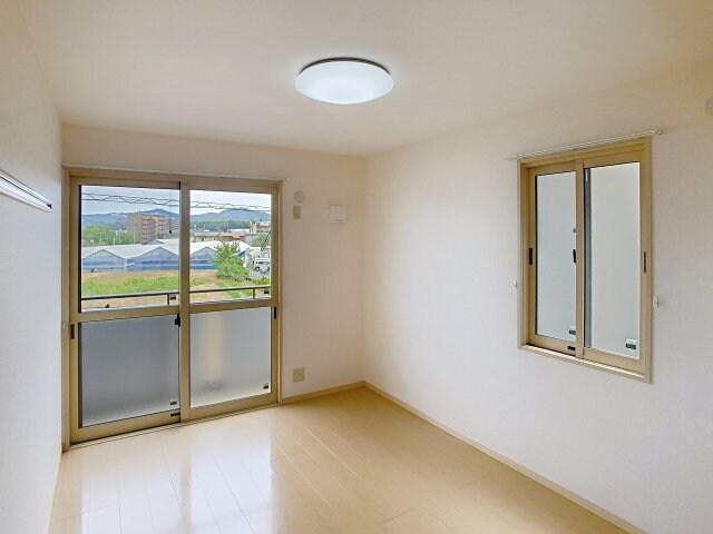 リビングタウン万々 C棟の物件内観写真