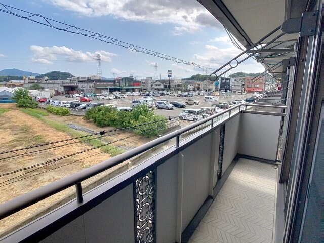 リビングタウン万々 C棟の物件内観写真