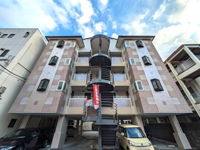 メゾン岡村の物件外観写真