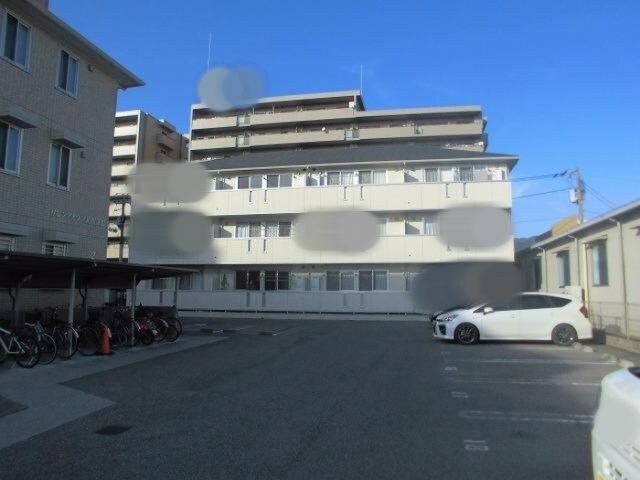 リビングタウン北川添 A棟の物件外観写真