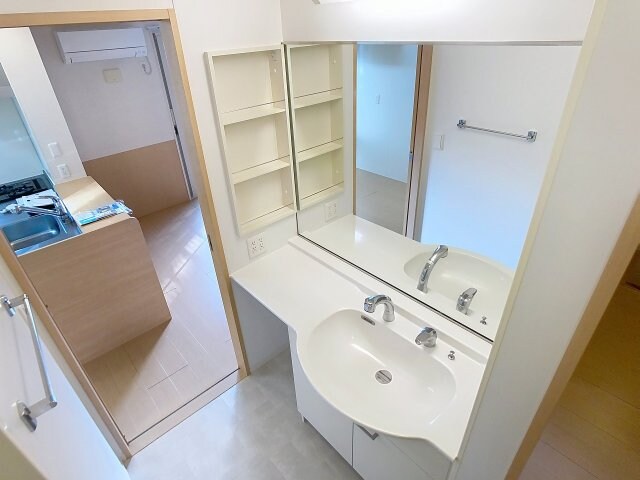 福井ガーデンハイツ A棟の物件内観写真