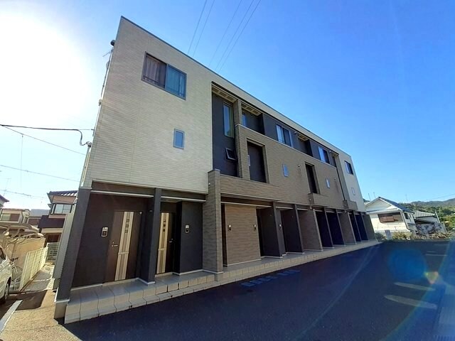 メゾンコリーヌの物件外観写真