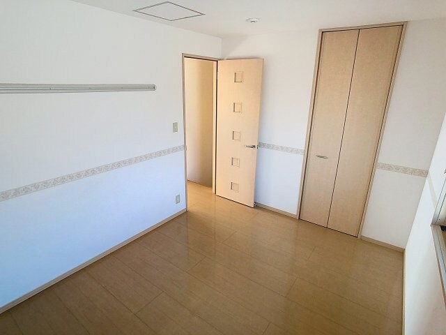 リビングタウン万々 B棟の物件内観写真