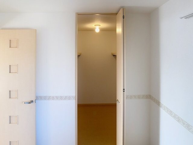 リビングタウン万々 B棟の物件内観写真