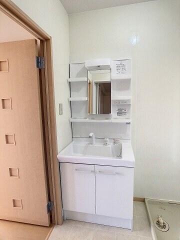 リビングタウン万々 B棟の物件内観写真