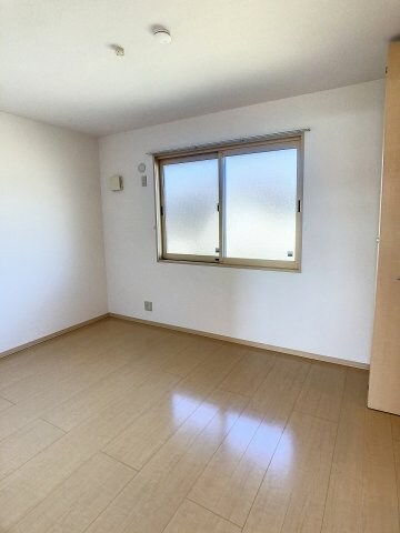 リビングタウン万々 B棟の物件内観写真