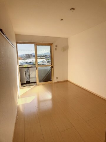 リビングタウン万々 B棟の物件内観写真