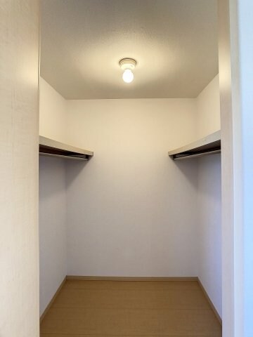 リビングタウン万々 B棟の物件内観写真