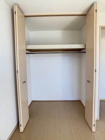 リビングタウン万々 B棟の物件内観写真