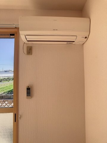 リビングタウン万々 B棟の物件内観写真