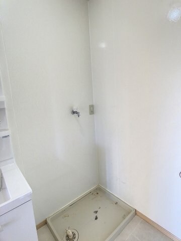 リビングタウン万々 B棟の物件内観写真