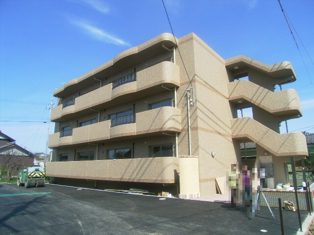 マリベールアドニスの物件外観写真