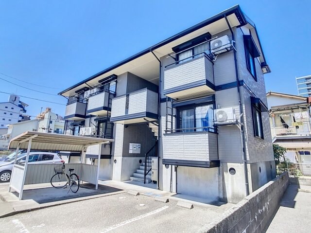 ニューライフムラタの物件外観写真