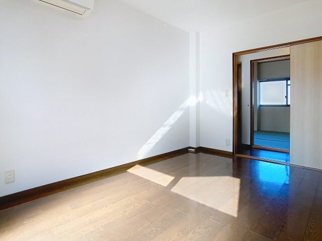 ロイヤルハウス比島 A棟の物件内観写真