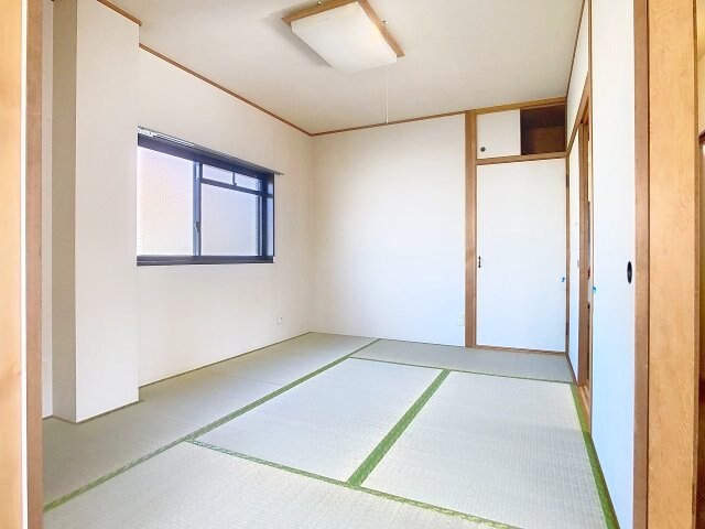 ロイヤルハウス比島 A棟の物件内観写真