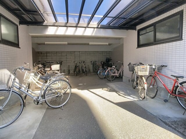 ロイヤルハウス比島 A棟の物件内観写真