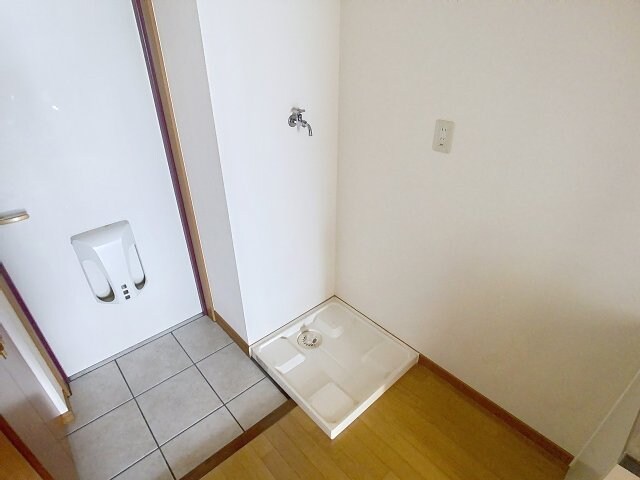 メゾン日の出町の物件内観写真