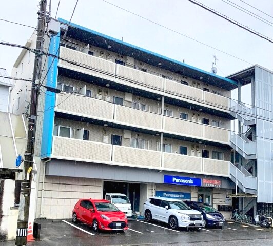 アクセスコートの物件外観写真