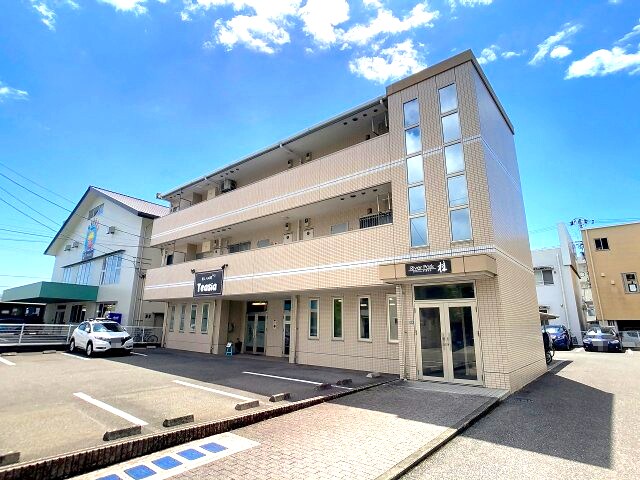 リバーパーク桂の物件外観写真