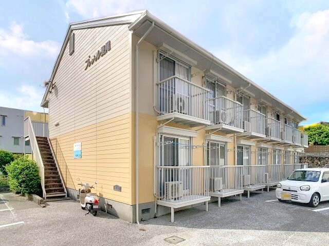 プレジール長尾の物件外観写真