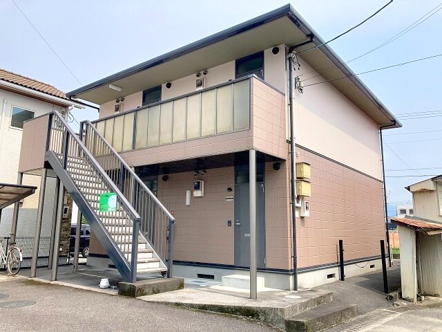 フローラ・長尾の物件外観写真