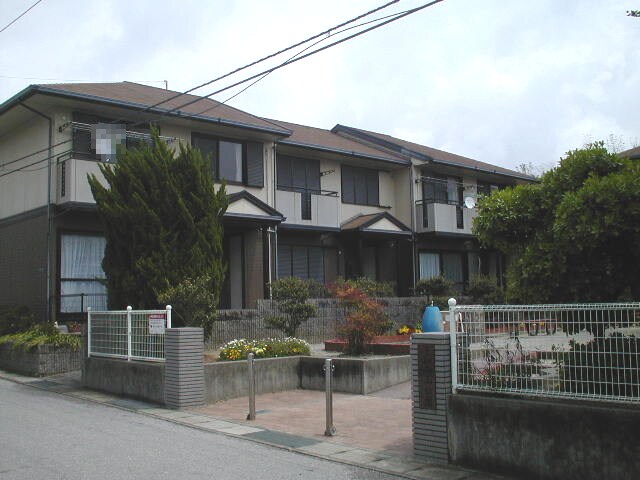 セゾン・メルヴェーユ秋の物件外観写真