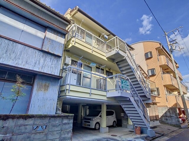 フローリッシュの物件外観写真