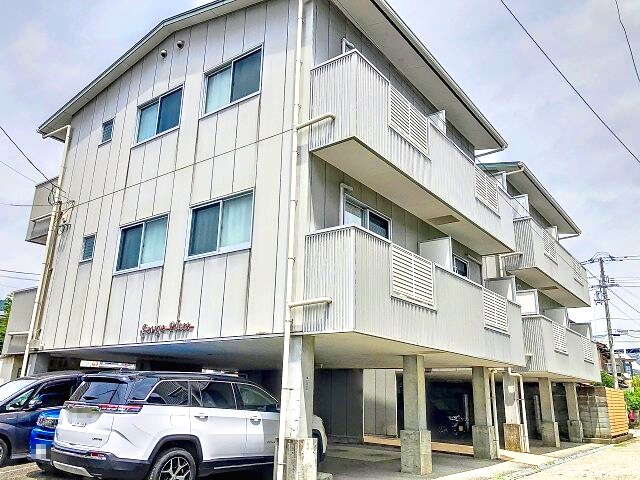 ジョージプレイスの物件外観写真