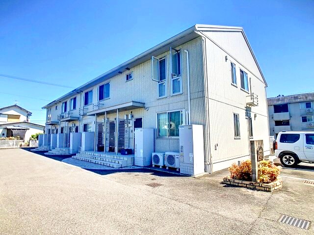 クレストⅢの物件外観写真