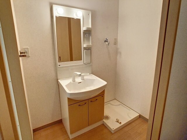 フローラル・アベニュー参番館の物件内観写真