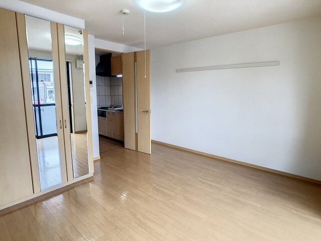 フローラル・アベニュー参番館の物件内観写真