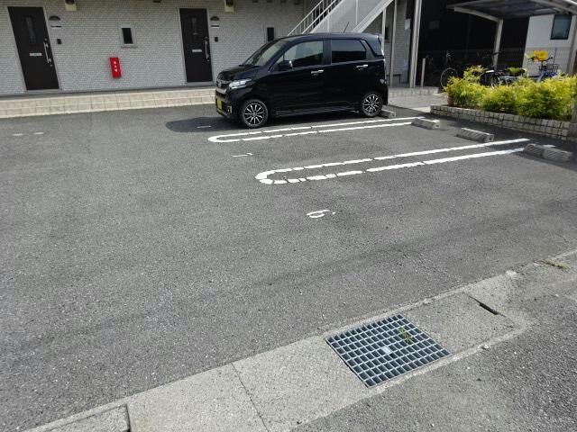 丸萬三番館の物件外観写真