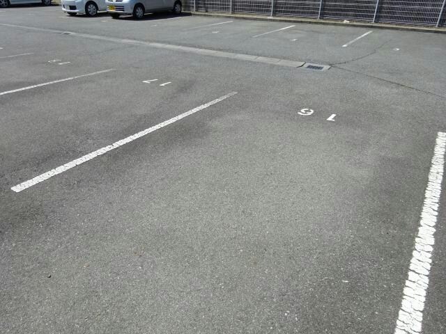 グローブ・キリの物件外観写真