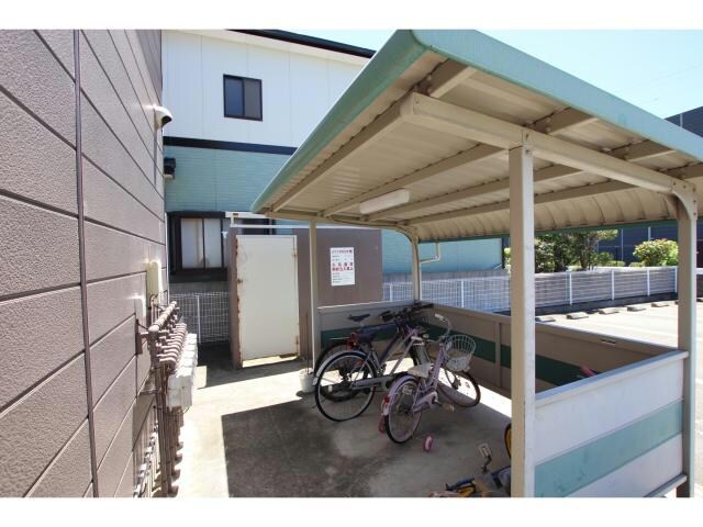 東フラワーの物件外観写真