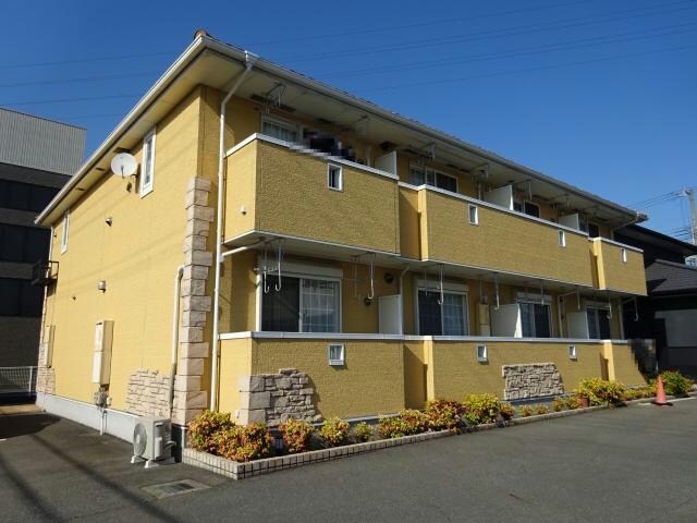 ウエスト　ウッド　アベニューの物件外観写真