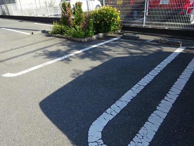 ウエスト　ウッド　アベニューの物件外観写真