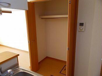 ウエスト　ウッド　アベニューの物件内観写真