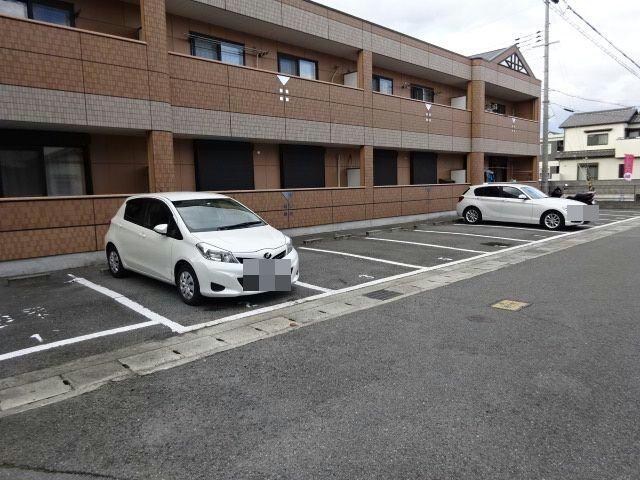 パンプルムースの物件外観写真