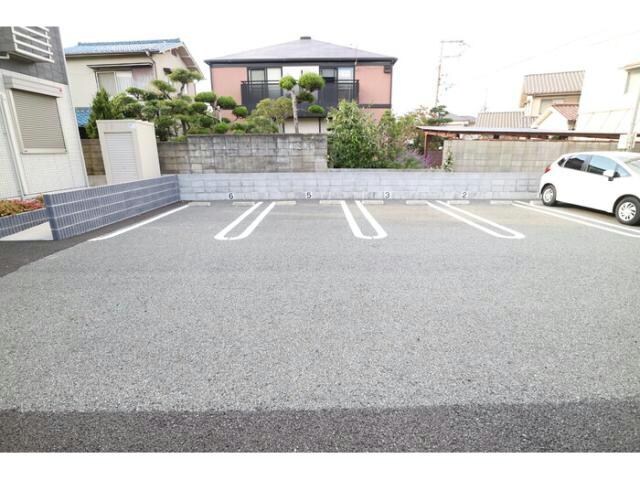 フォーリーフ・ヴィラの物件外観写真