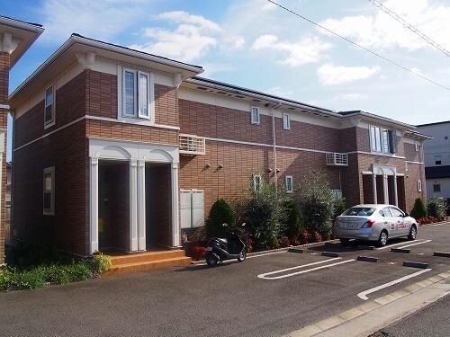 マン　ウンド　フラウ　Bの物件外観写真