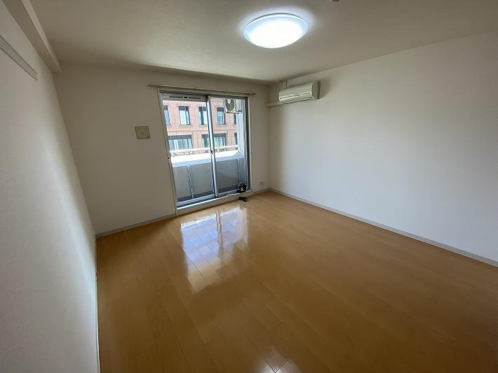 グレイスハイツ東中通タワーの物件内観写真