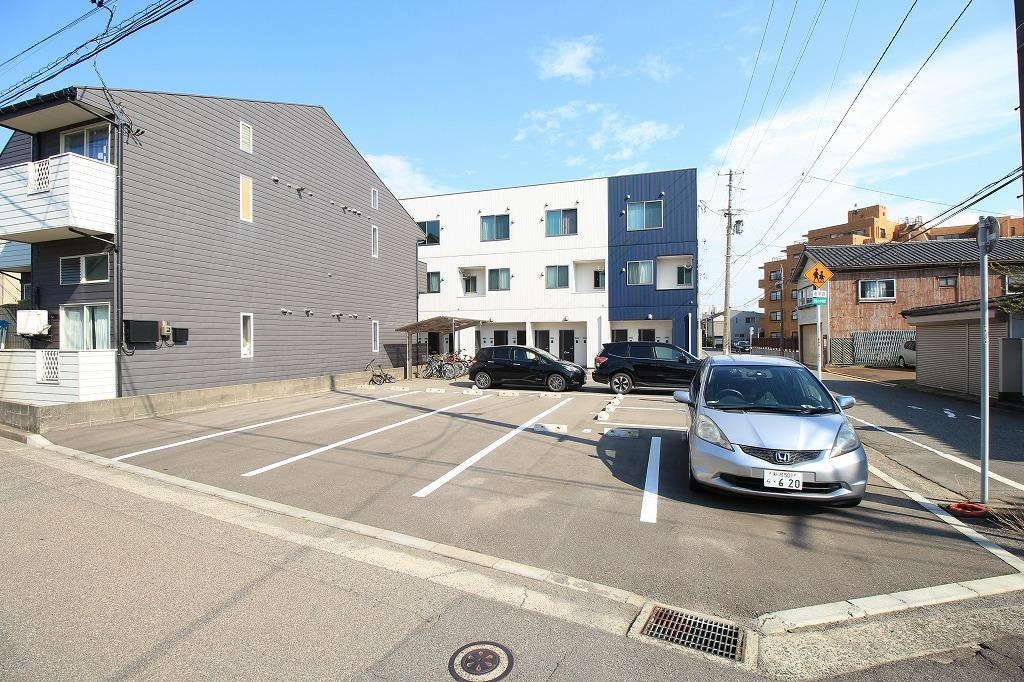 グレース沼垂東の物件外観写真