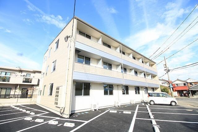 ガーデンシティ三和町の物件外観写真