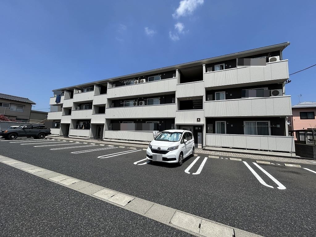 ロイヤルガーデンコート新和Aの物件外観写真