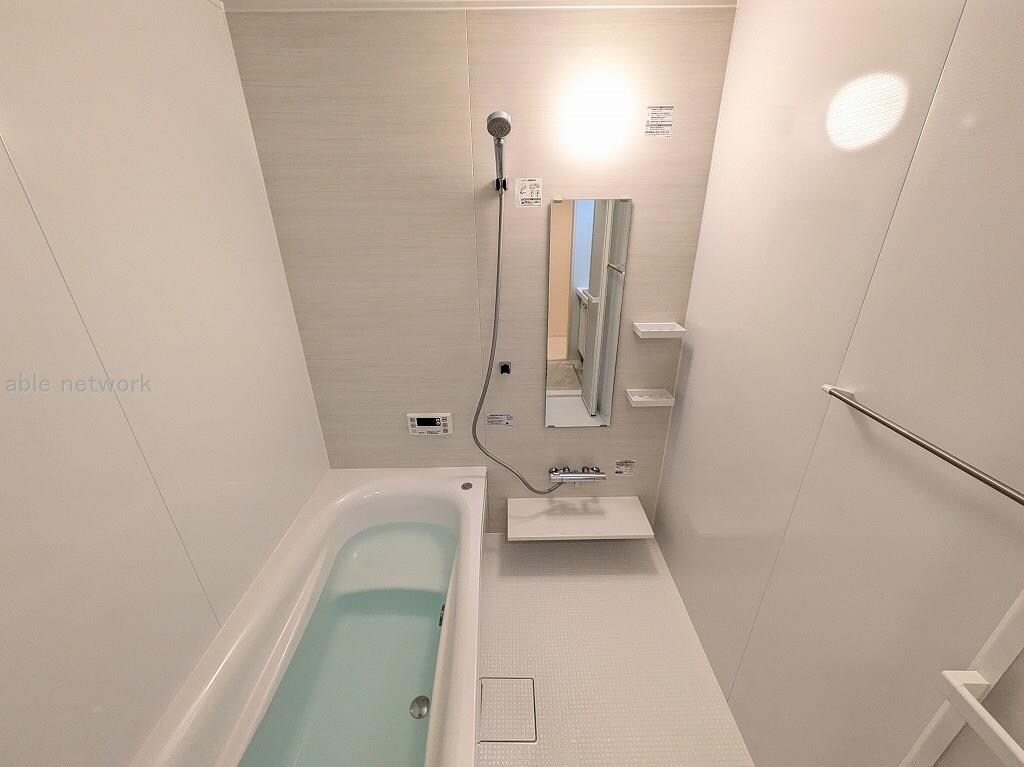 ロイヤルガーデンコート新和Aの物件内観写真